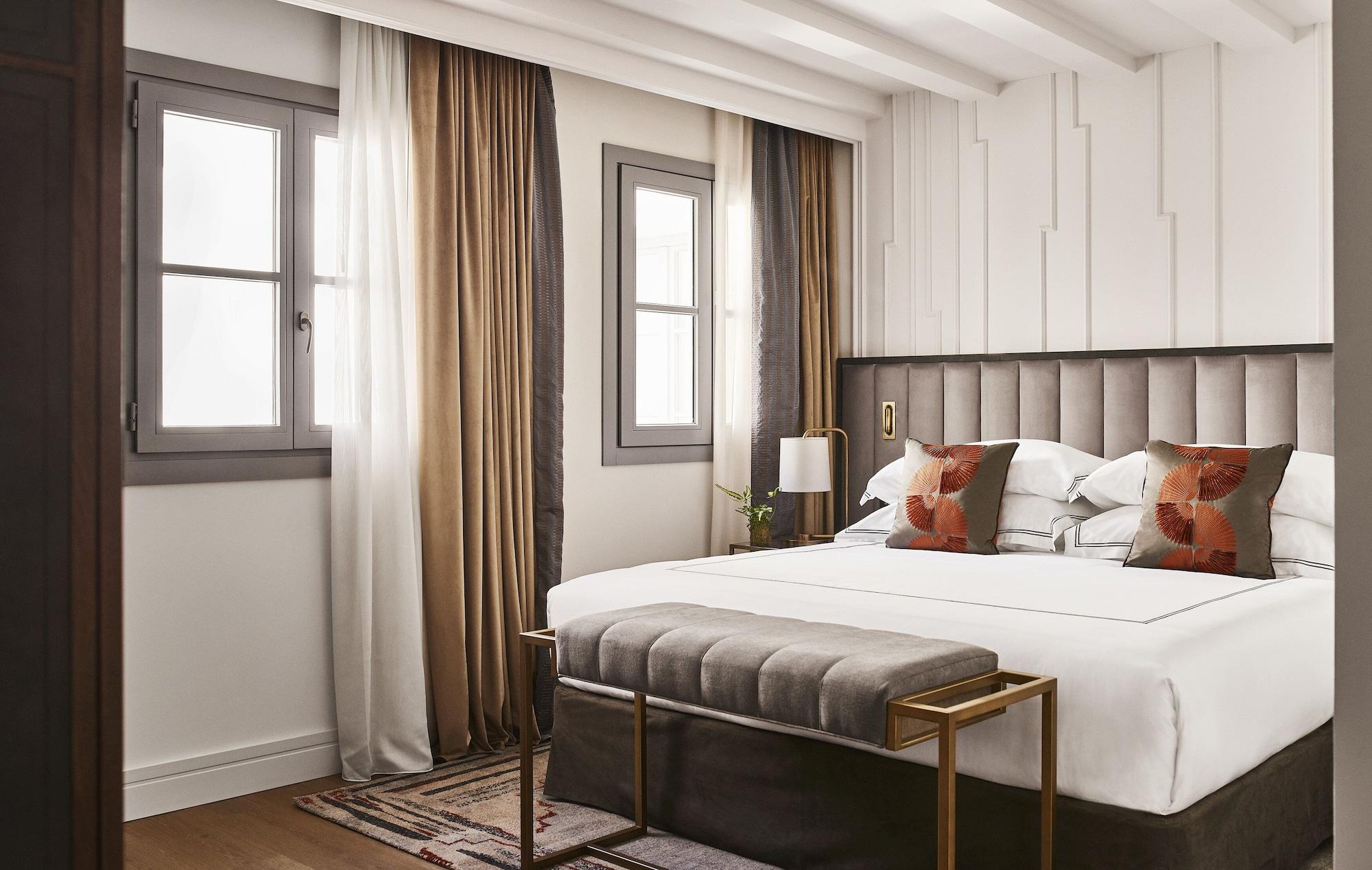Gran Hotel Ingles - The Leading Hotels Of The World Madrid Exterior photo A bedroom at the hotel