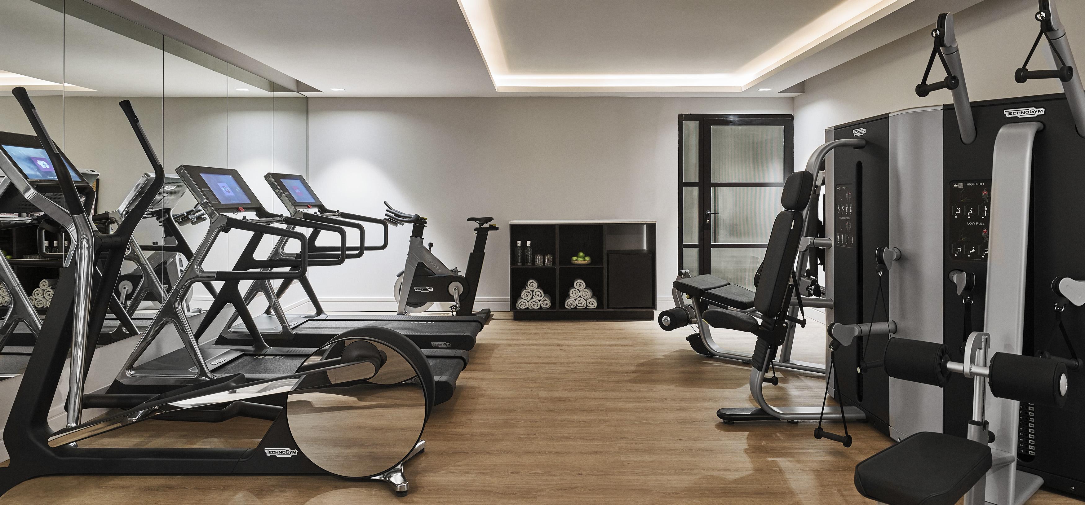 Gran Hotel Ingles - The Leading Hotels Of The World Madrid Exterior photo The gym at The Ivy Collection