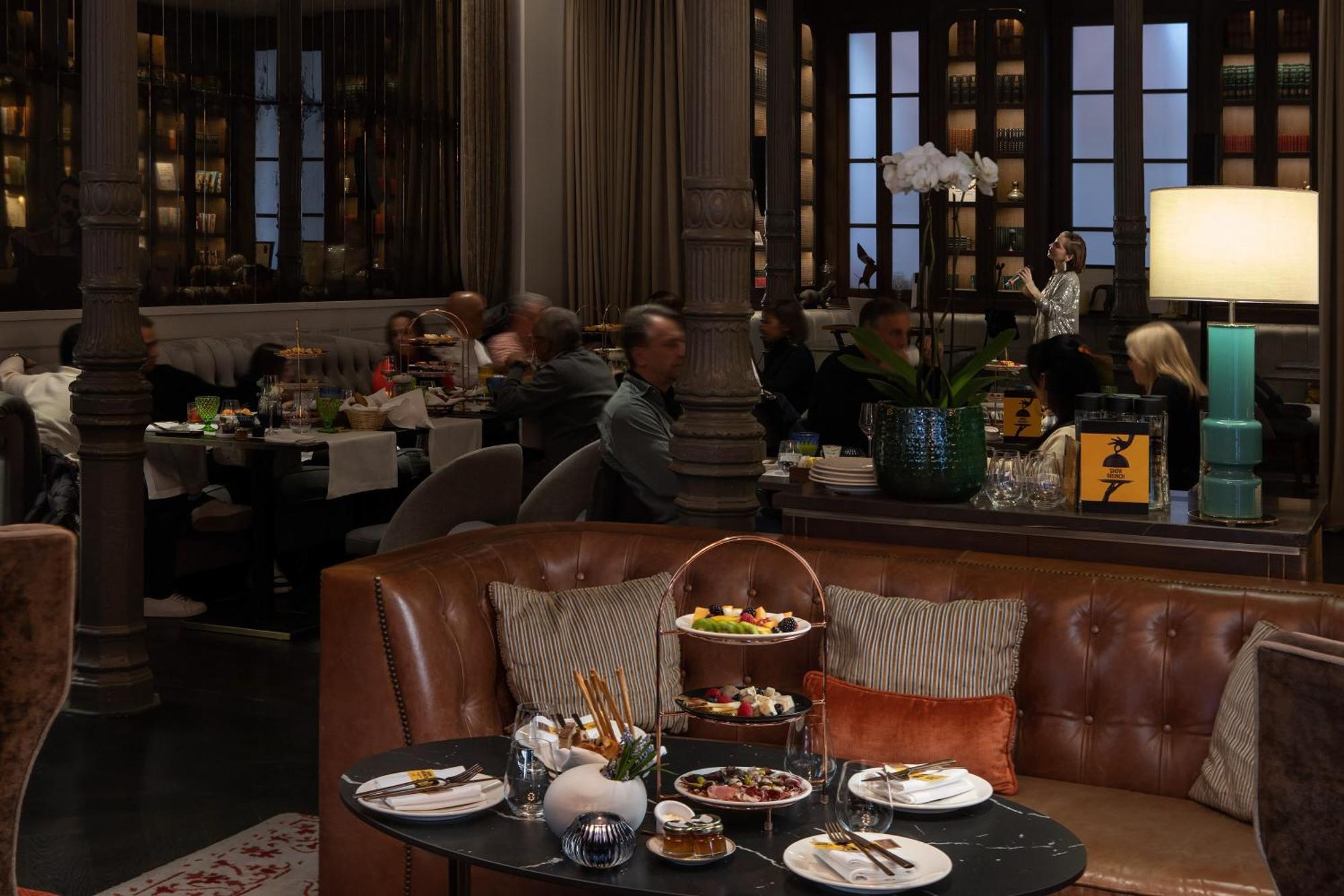 Gran Hotel Ingles - The Leading Hotels Of The World Madrid Exterior photo The Bar at The Ivy