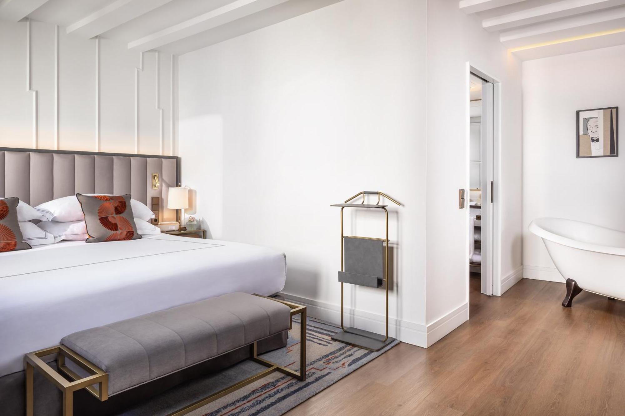 Gran Hotel Ingles - The Leading Hotels Of The World Madrid Exterior photo A bedroom at the hotel