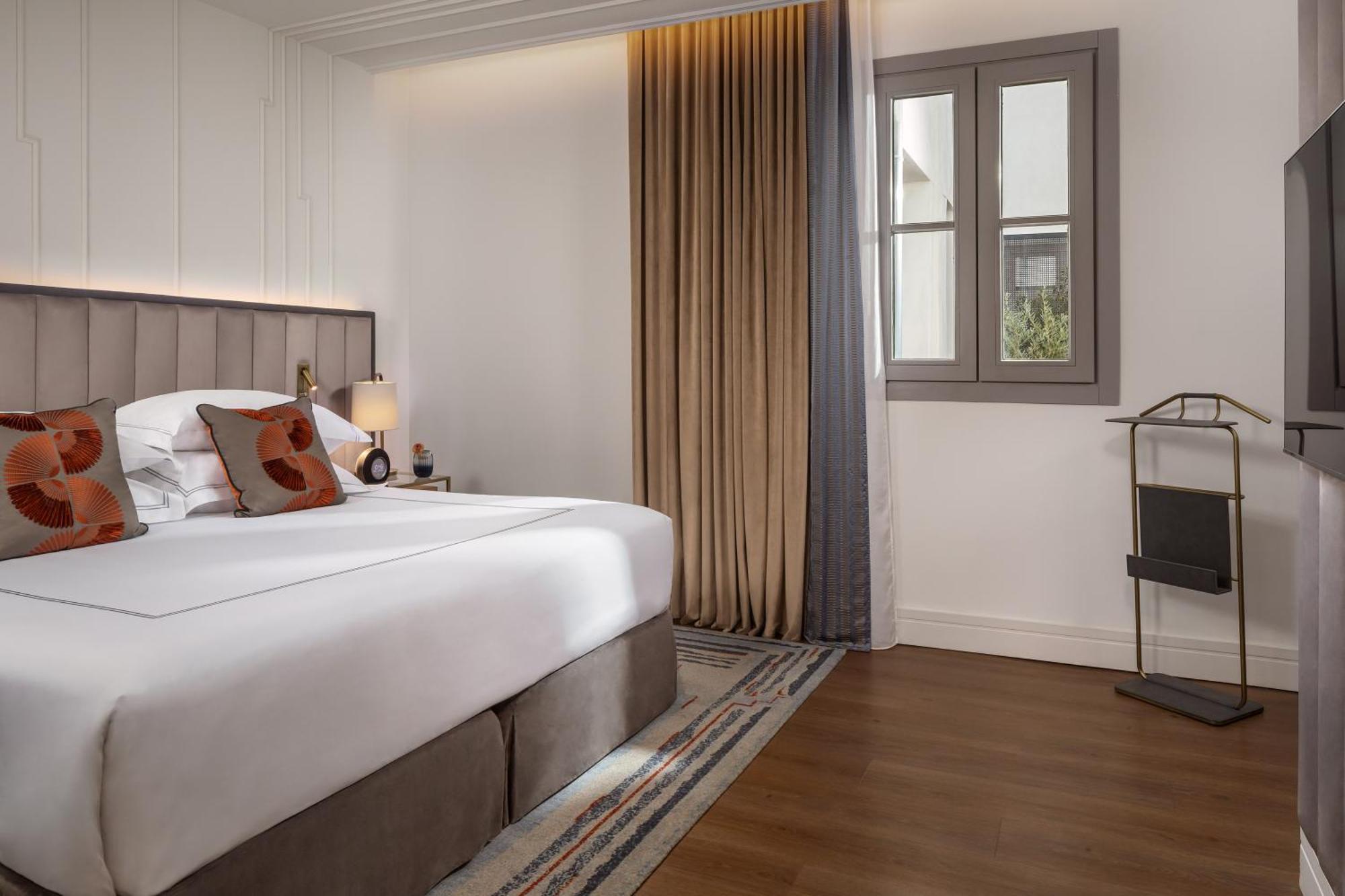 Gran Hotel Ingles - The Leading Hotels Of The World Madrid Exterior photo A bedroom at the hotel